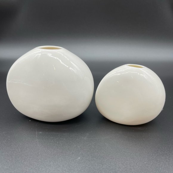 Crate & Barrel White Tear Drop Bean Bud Vase Set of 2 - Picture 2 of 8